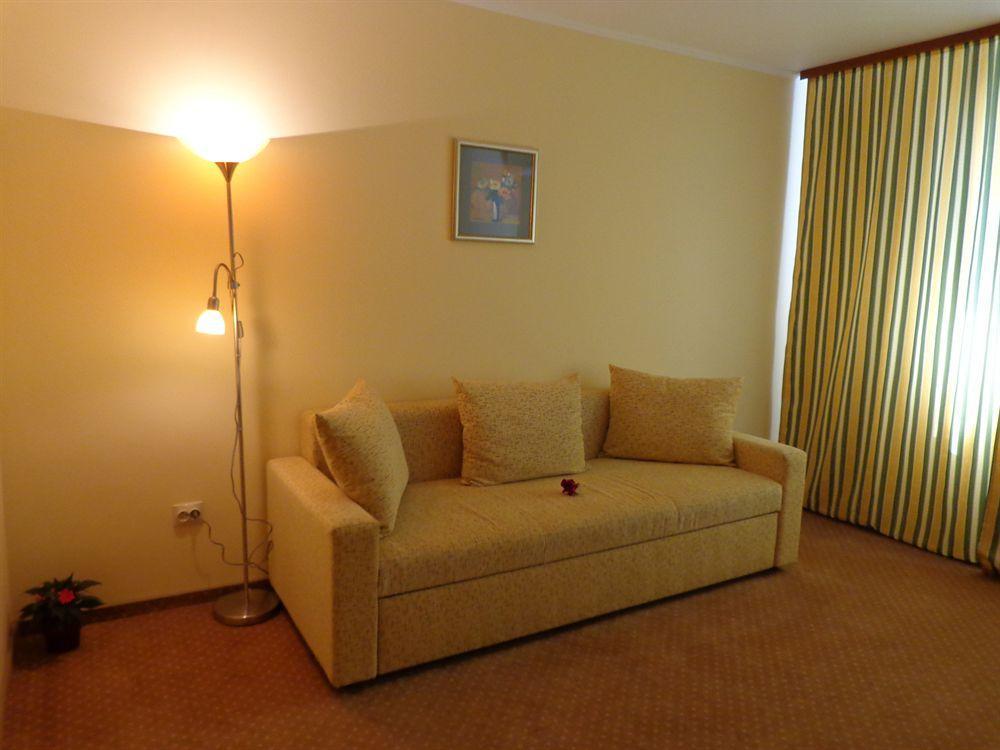 Hotel Lyra Oradea Dış mekan fotoğraf