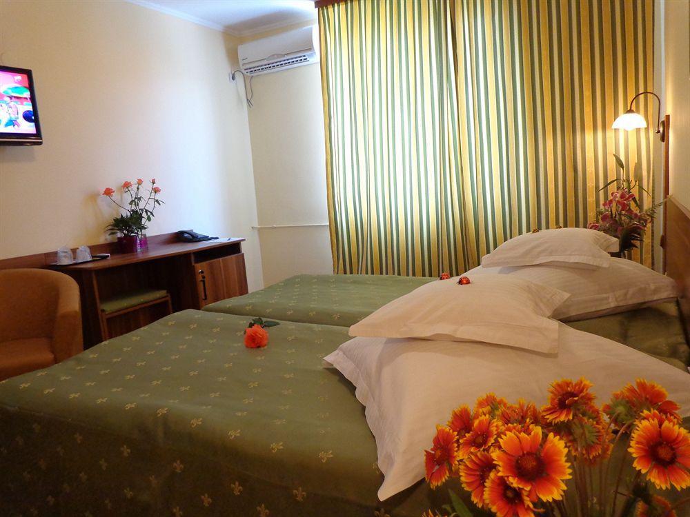 Hotel Lyra Oradea Dış mekan fotoğraf