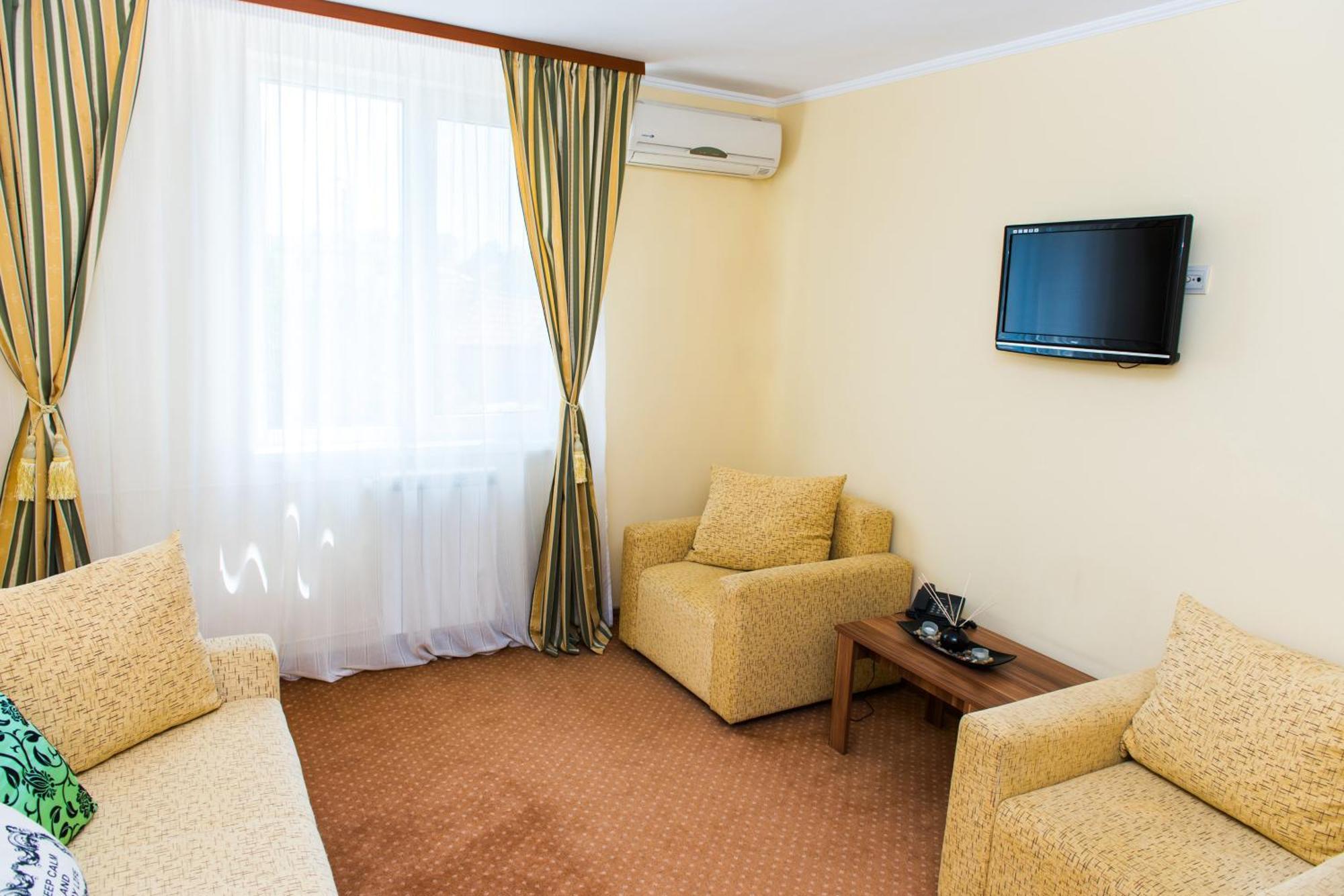 Hotel Lyra Oradea Oda fotoğraf