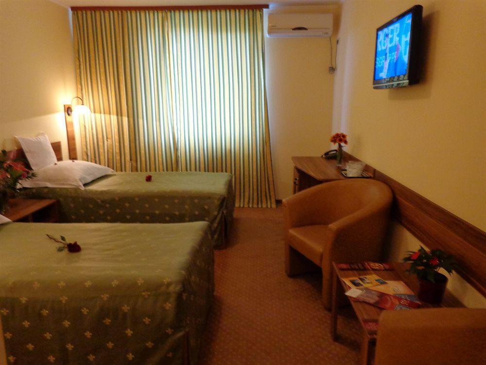 Hotel Lyra Oradea Dış mekan fotoğraf