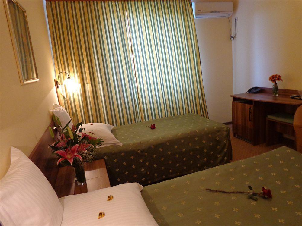Hotel Lyra Oradea Dış mekan fotoğraf