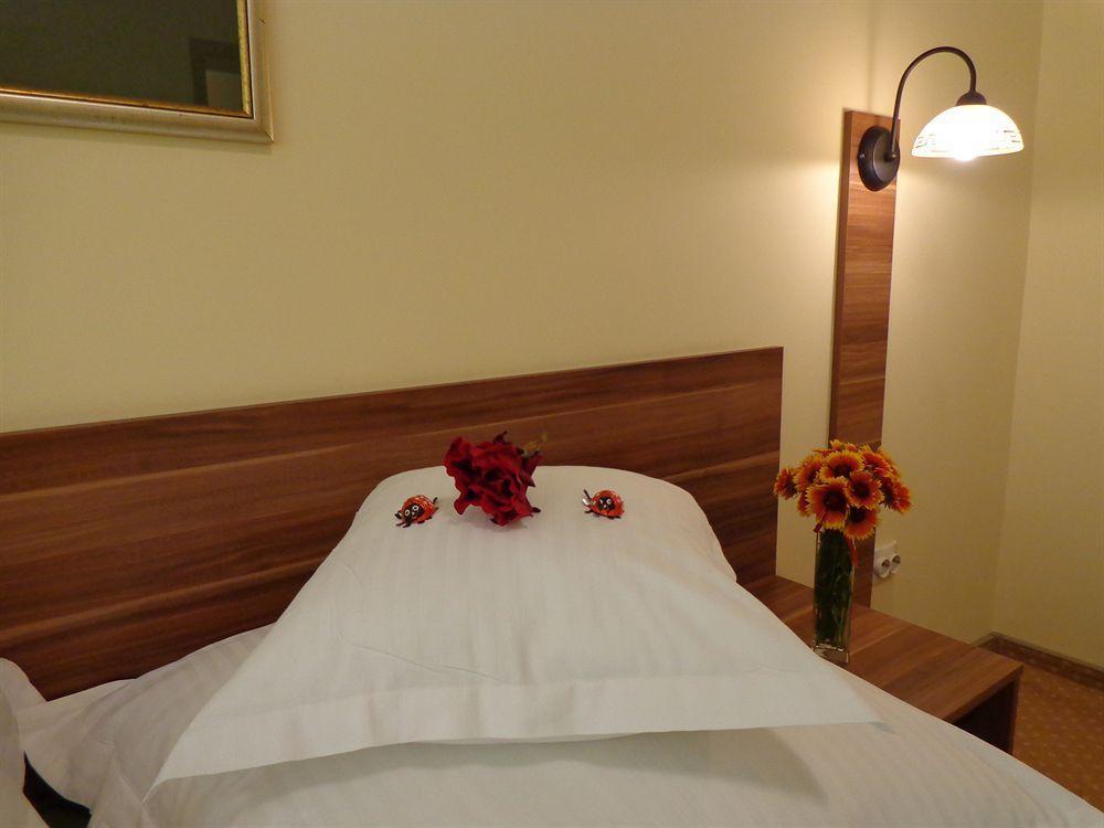 Hotel Lyra Oradea Dış mekan fotoğraf