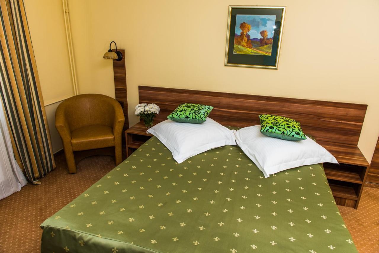Hotel Lyra Oradea Dış mekan fotoğraf