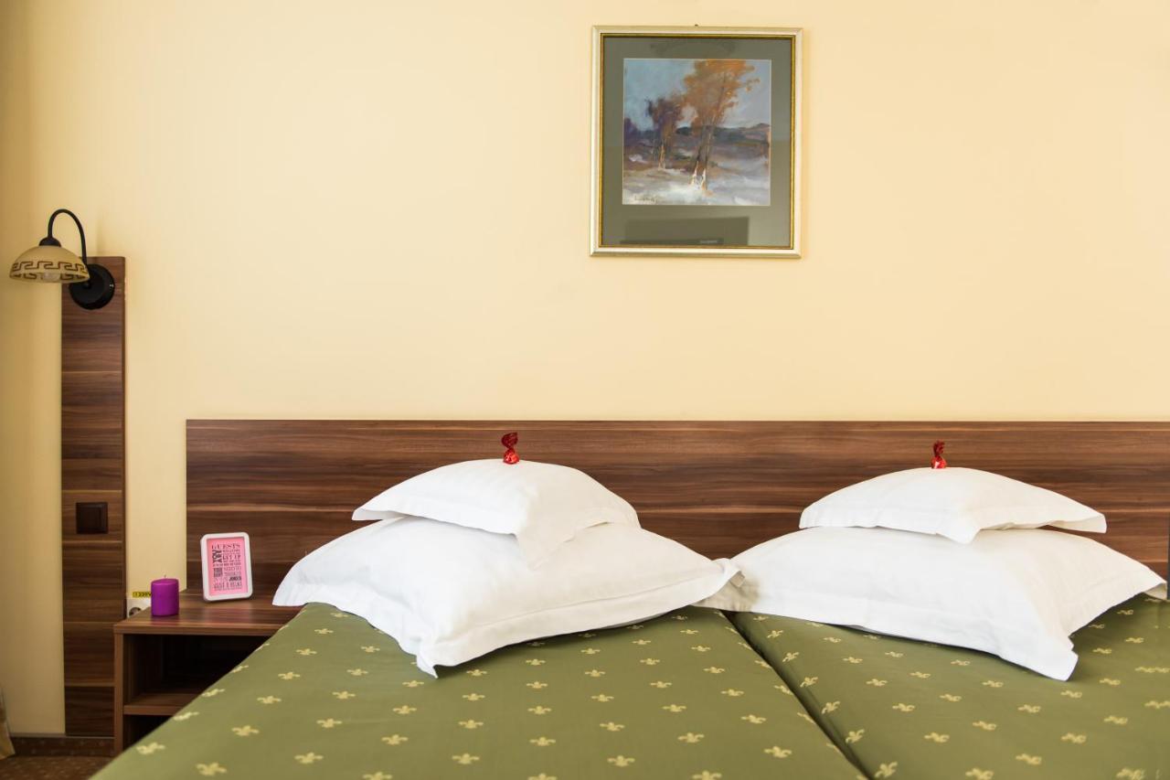 Hotel Lyra Oradea Dış mekan fotoğraf